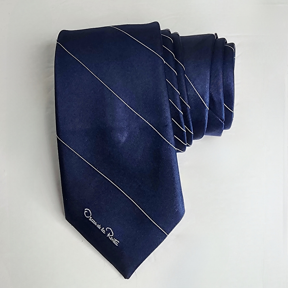 Oscar de la Renta Navy Blue Tie White Pinstripes, Vintage Designer Silk Necktie
